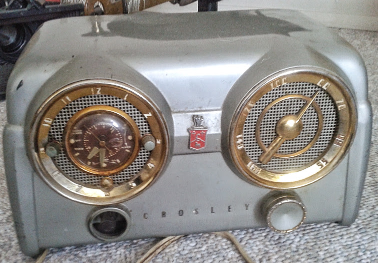 Vintage Crosley Clock Radio