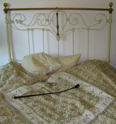 Image: Bed Image: Bed