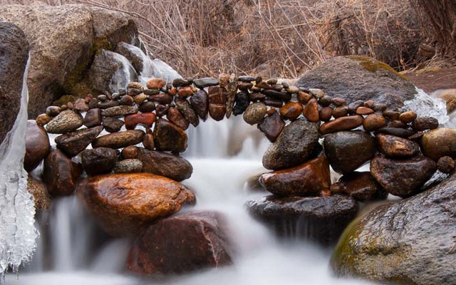 Image: Balancing Rocks